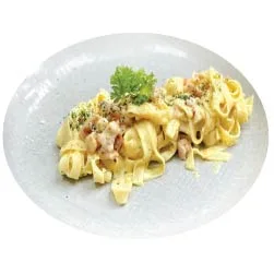 Thực đơn nhà hàng Chạm Bistro Garden P4. TAGLIATELLE CARBONARA Italian pasta with smoked bacon & cream sauce / Mì sợi dẹp với sốt kem, ba rọi xông khói