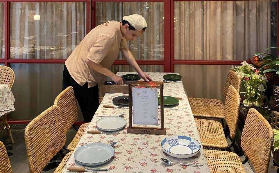 Nhân viên phục vị tân tâm và chu đáo