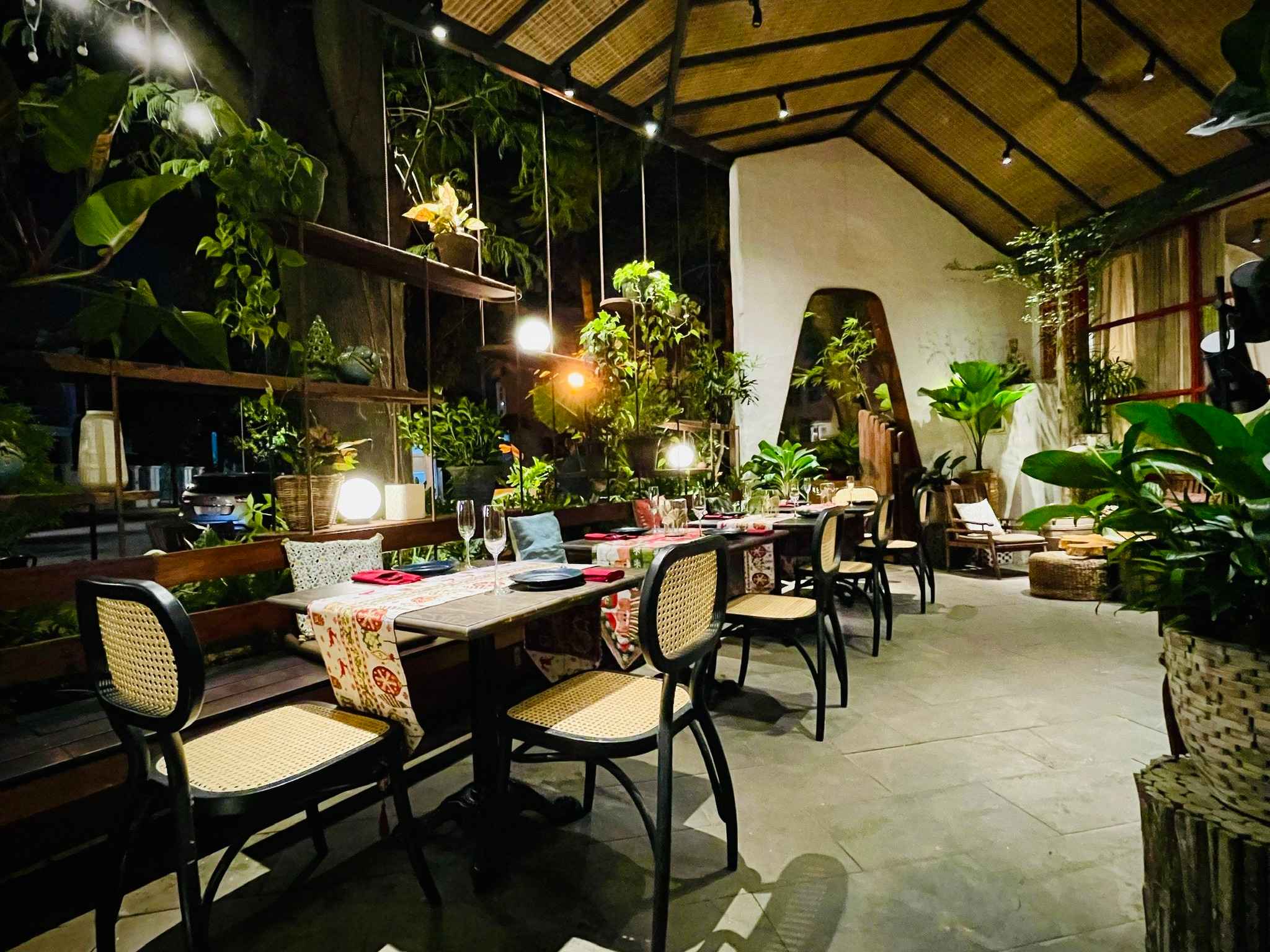 Nhà hàng có không gian xanh Chạm Bistro Garden