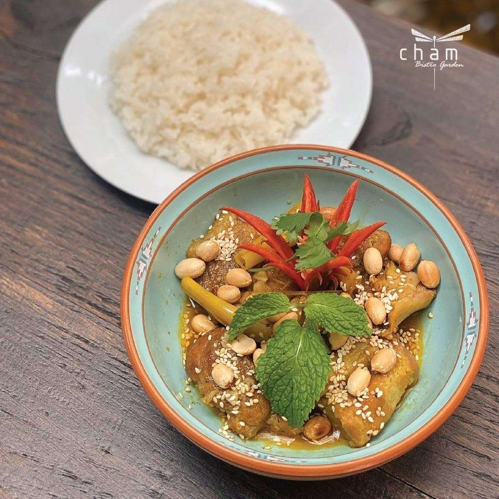 Xôi thịt hon nhà Chạm