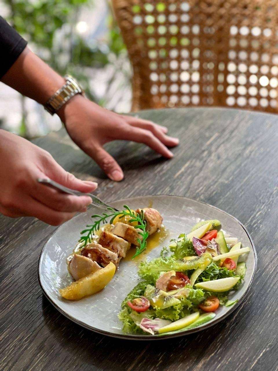 Trang trí là một trong những phần không thể thiếu khi chế biến các món ăn