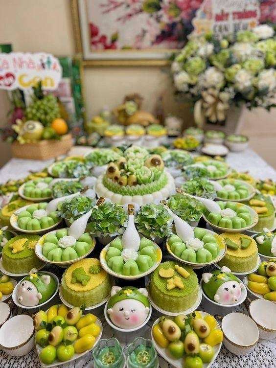Đối với các bữa tiệc đầy tháng thì sẽ có thêm các dịch vụ sắp xếp và trang trí mâm cúng