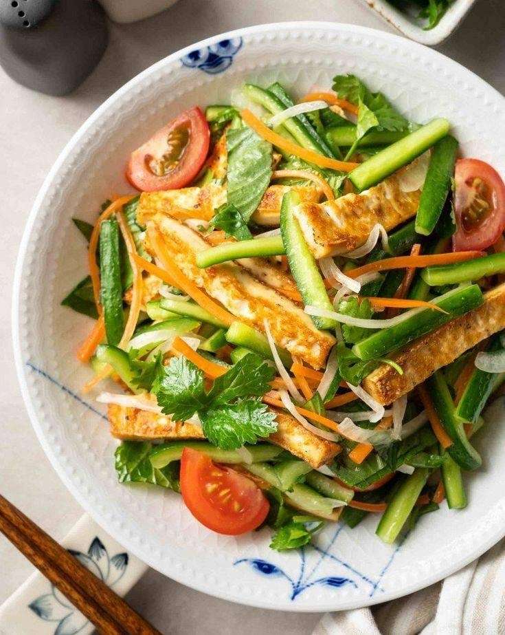 Gỏi rau củ chay là lựa chọn phù hợp để mở đầu bữa tiệcMón chính đặc sắc và bổ dưỡng 