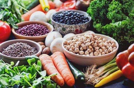 Ưu tiên lựa chọn những nhà hàng sử dụng các nguyên liệu sạch và hữu cơ