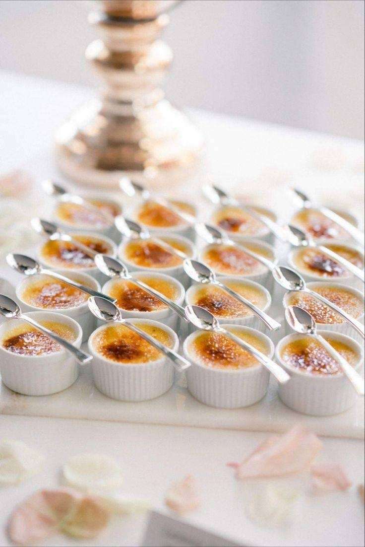 Bánh phải phù hợp với chủ đề tiệc