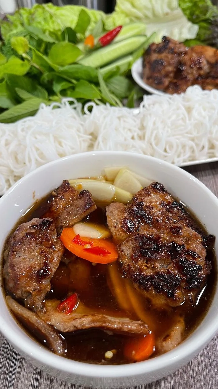 Bún chả là món ăn mang sự đặc trưng của ẩm thực Hà Nội