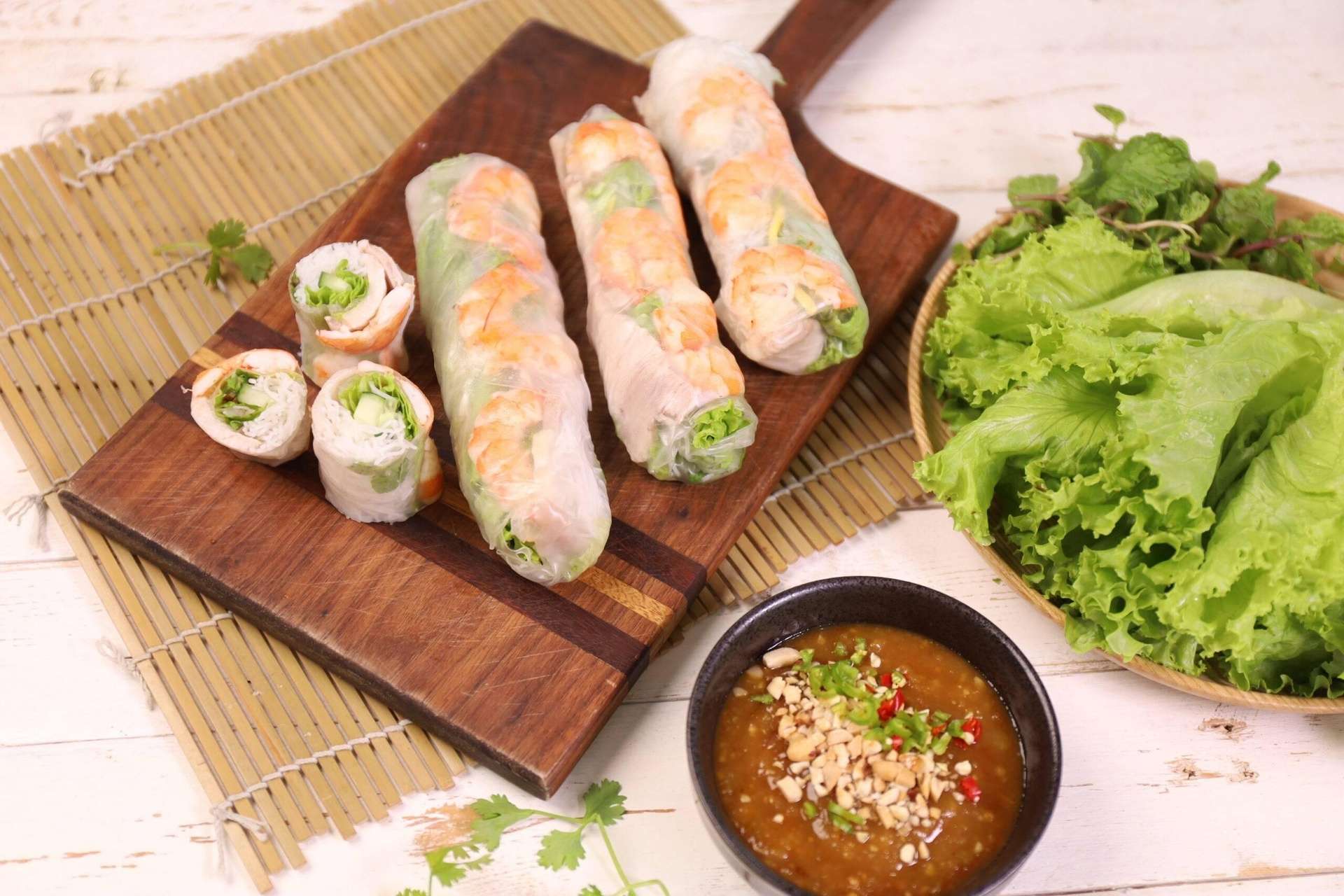 Gỏi cuốn món ăn nhâm nhi vô cùng hấp dẫn