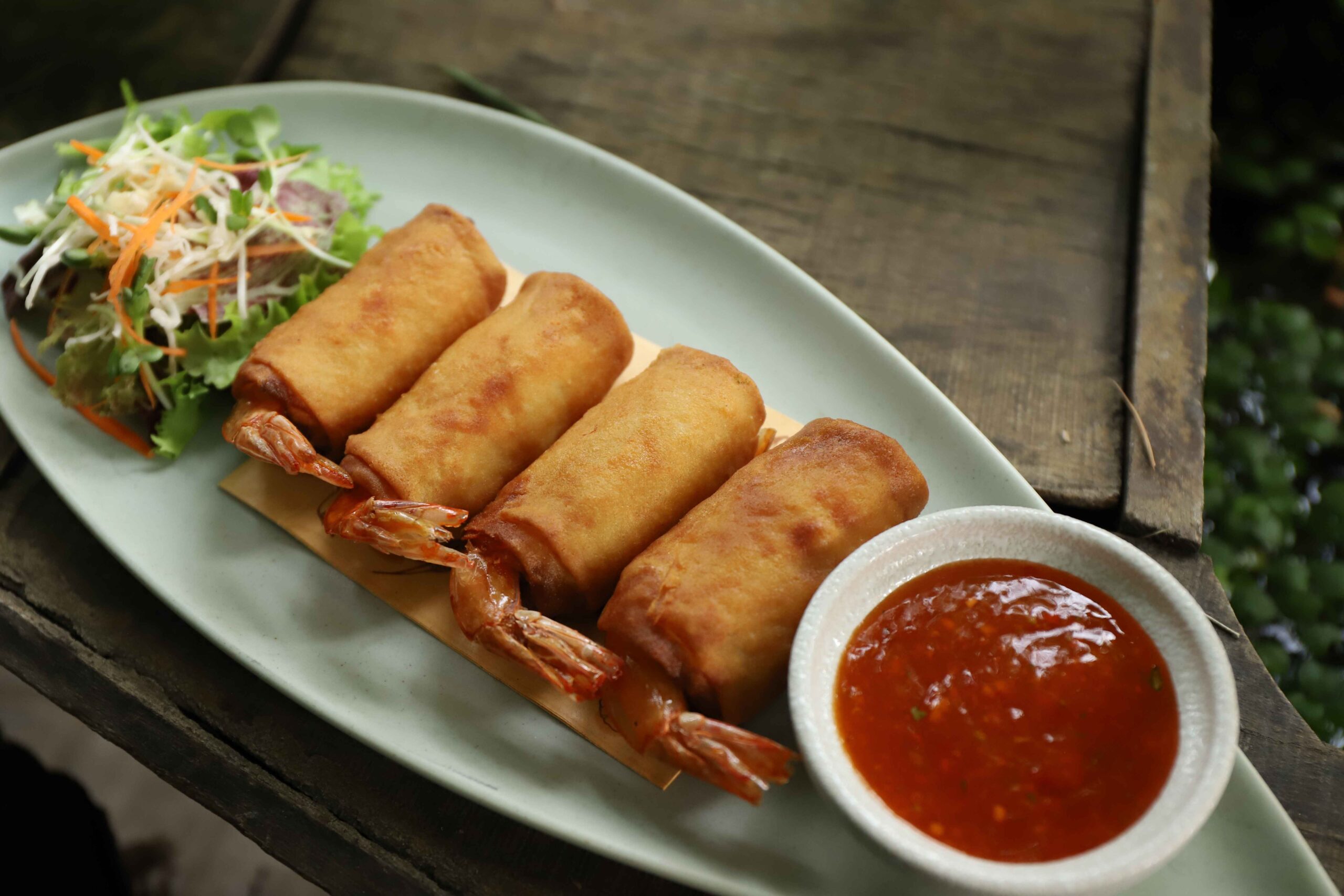 Món chả giò tôm tại Chạm