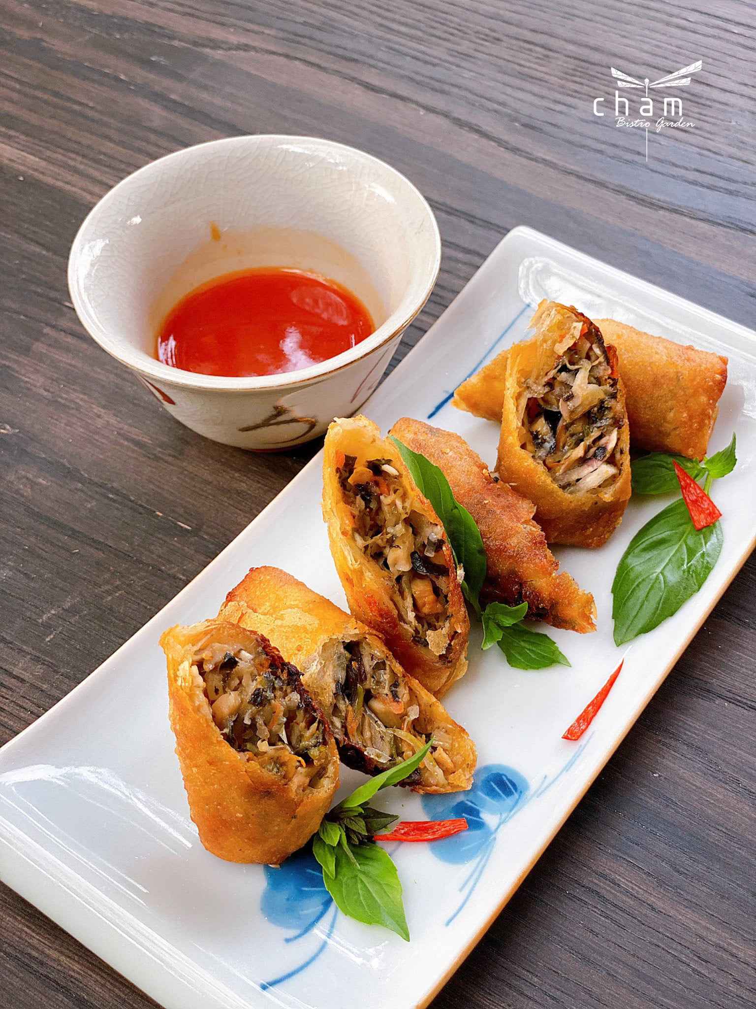 Món chả giò cuộn rong biển