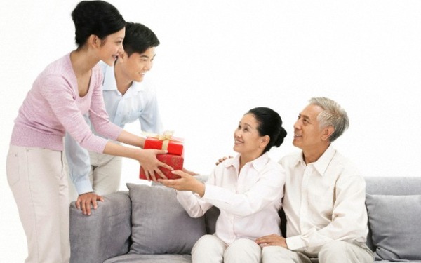 Tháng 8 Tiệc Cha Tháng 3 Tiệc Mẹ: Hai Mùa Tri Ân Không Thể Bỏ Lỡ