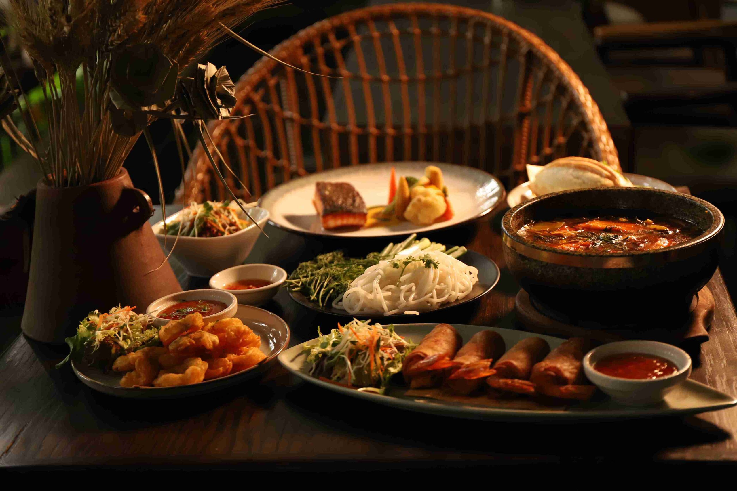 Thực đơn Á Âu tại Chạm