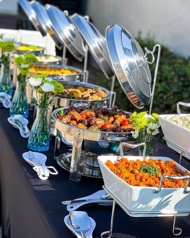 Phân chia các khu vực món ăn cho tiệc buffet