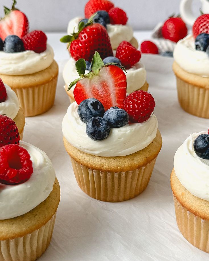 Bánh cupcake nhỏ xinh phù hợp cho tiệc