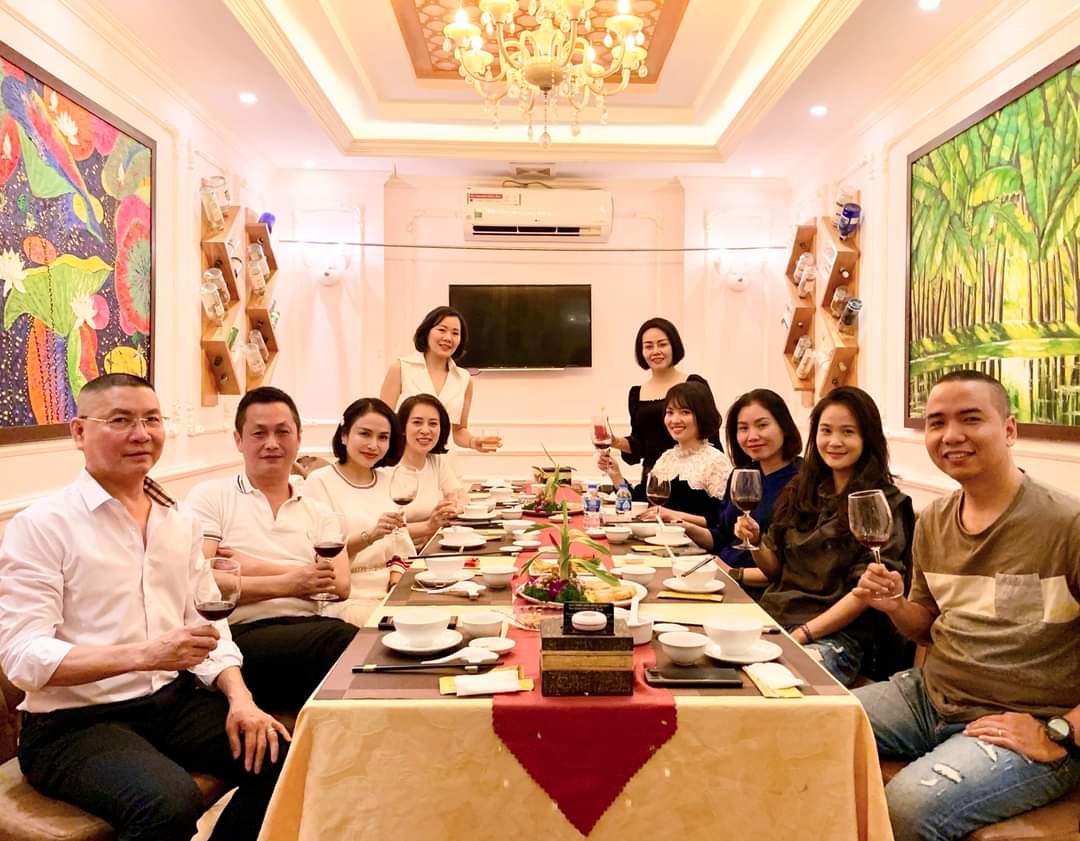 Có thể thoải mái trò chuyện tại không gian phòng riêng
