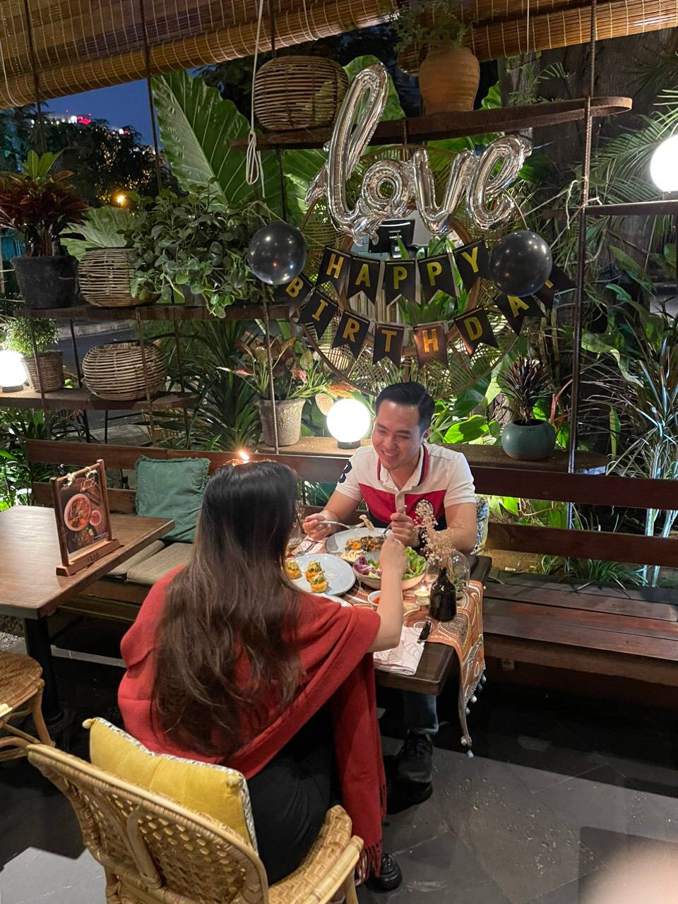 Thay lời yêu bằng những hành động