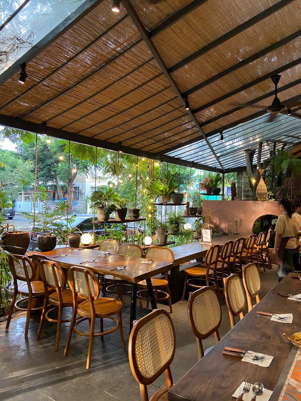 Không gian tại Chạm vô cùng lý tưởng để lai rai cùng bạn bè