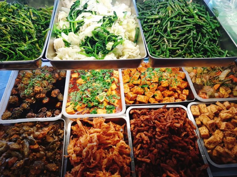 Quán cơm chay bình dân với nhiều lựa chọn thực đơn phù hợp cho những bữa ăn hằng ngày