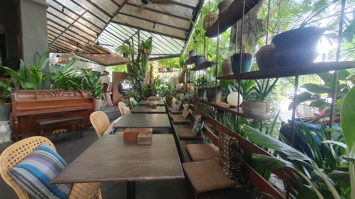 Không gian xanh mát tại Chạm Mỹ Thái