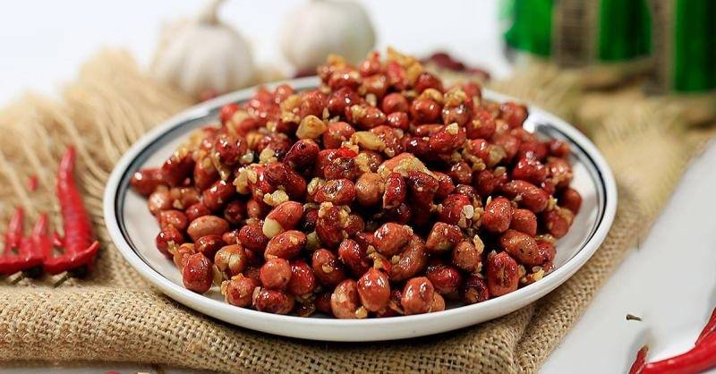 Chua cay và mặn kết hợp với bia luôn là lựa chọn tuyệt vời nhất