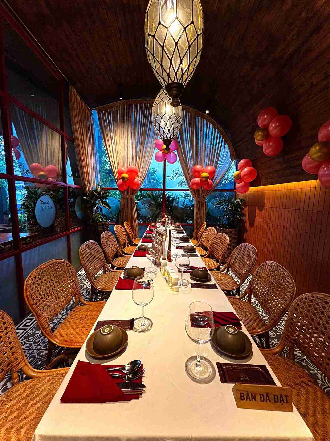 Không gian tổ chức tiệc cưới tại Chạm
