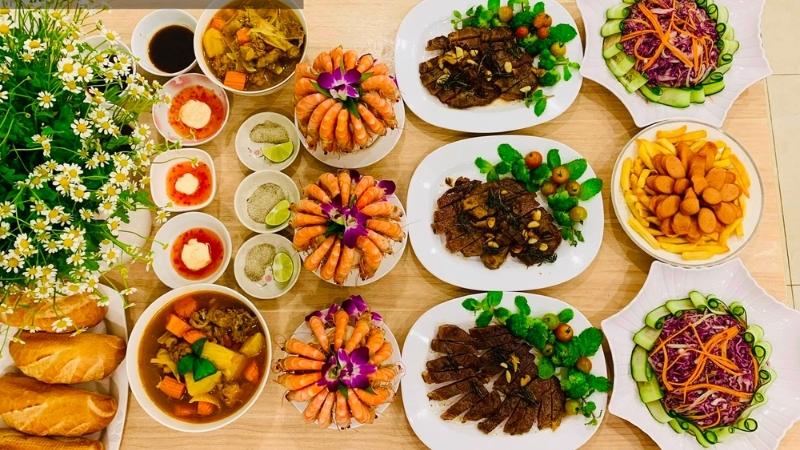 Tự tay chuẩn bị mâm cơm sinh nhật là một hành động chứa đựng sự gắn kết, ấm áp và ý nghĩa
