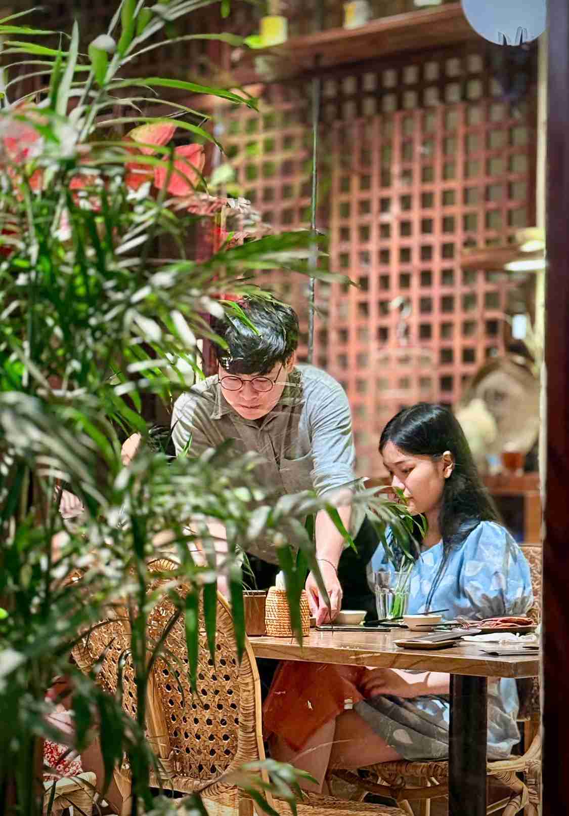 Sự chỉnh chu và chuyên nghiệp trong phục chính là những điều mà Chạm được nhiều khách hàng lựa chọn