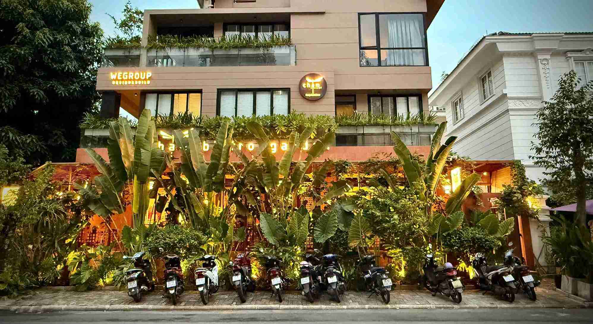 Không gian bên ngoài của Chạm Bistro Garden chi nhánh Phạm Thái Bường