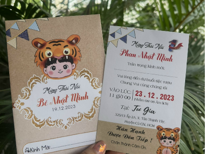 Thông tin về bé được thể hiện rõ ràng trong thiệp mời