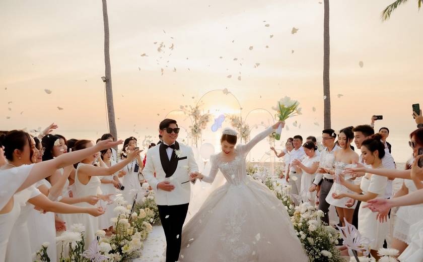 Chú trọng vào hình ảnh và sự thân mật của bữa tiệc đã giúp tiệc cưới ngoài trời trở thành một xu hướng