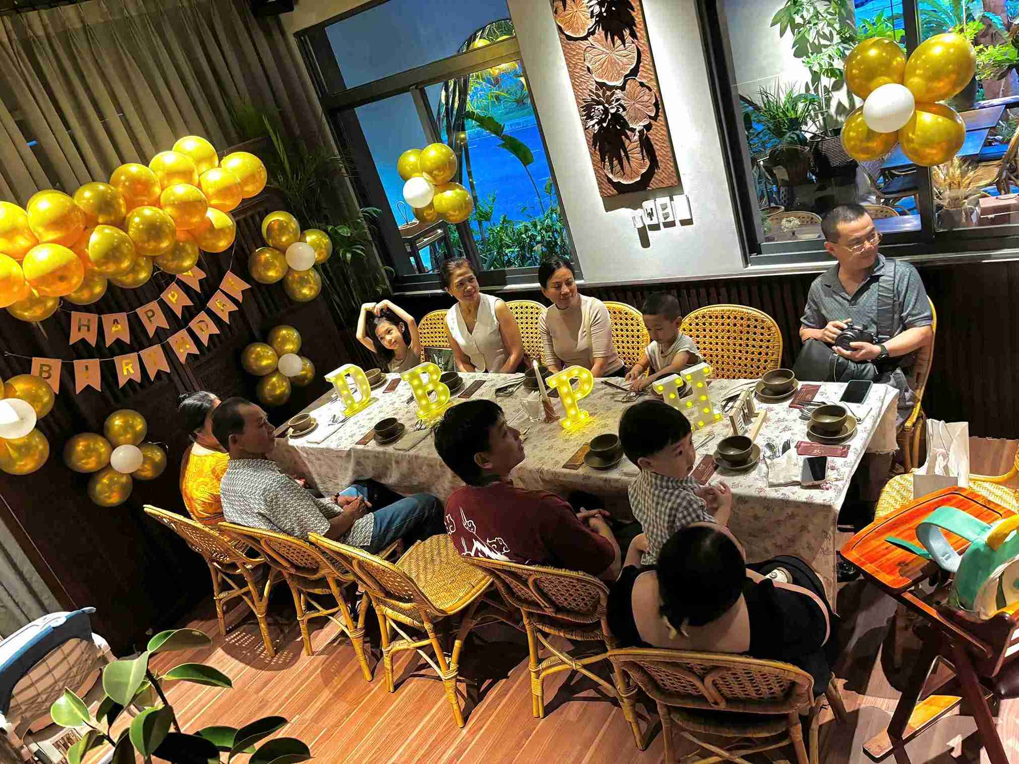 Nhà hàng sẽ có dịch vụ tiệc sẽ giúp giảm bớt áp lực của việc lên kế hoạch và tổ chức