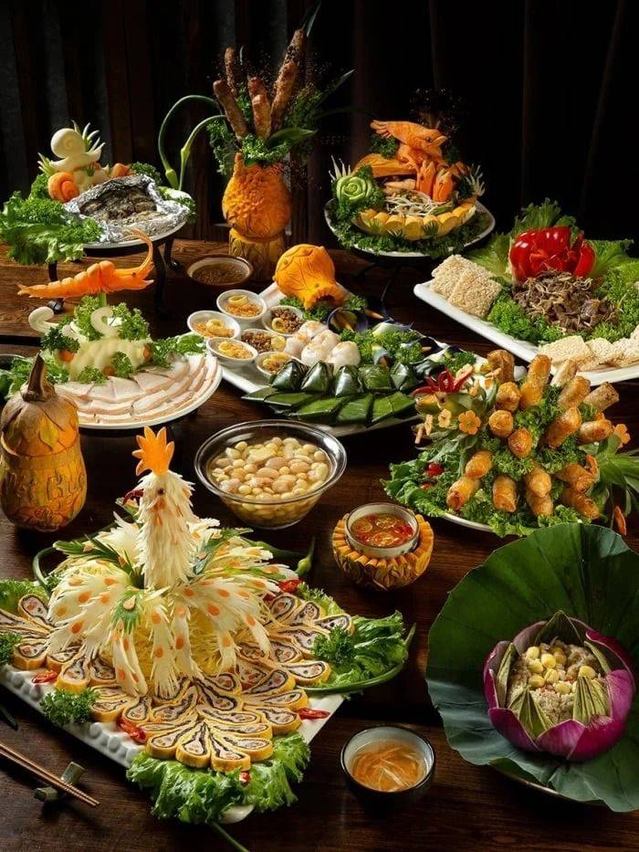 Ẩm thực cưới miền Trung luôn chú trọng đến các món truyền thống