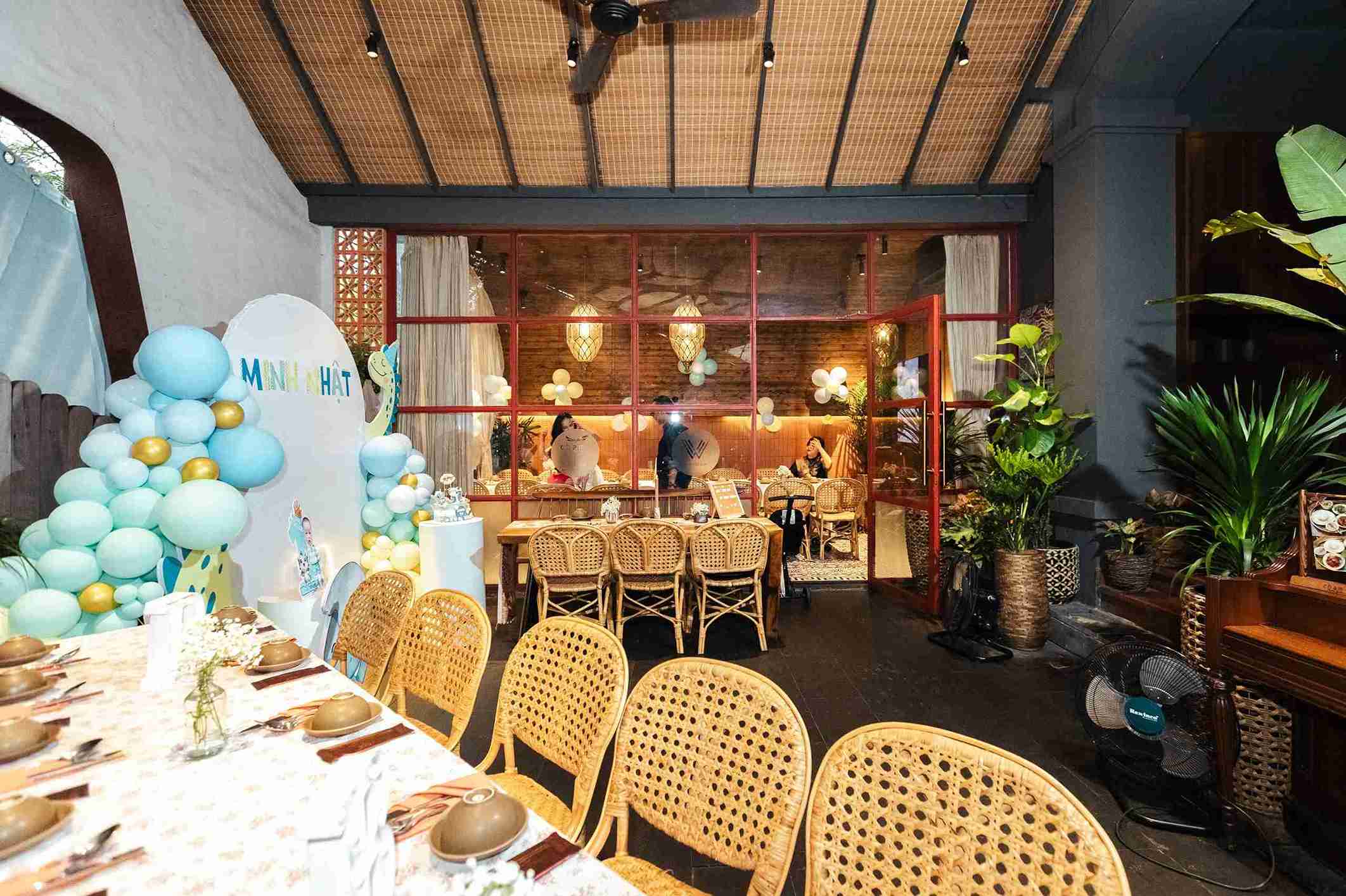Không gian tiệc của Chạm