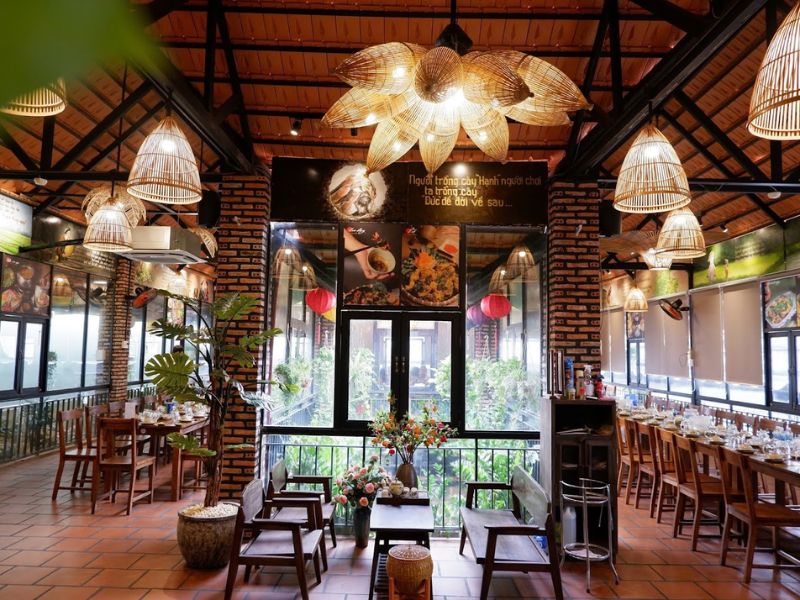 Quận 7 có đa dạng các phong cách ẩm thực cũng như không gian để thoải mái lựa chọn
