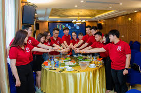 Liên Hoan Lớp Ăn Gì? Bí Quyết Chọn Thực Đơn Vừa Ngon Vừa Hợp Túi Tiền