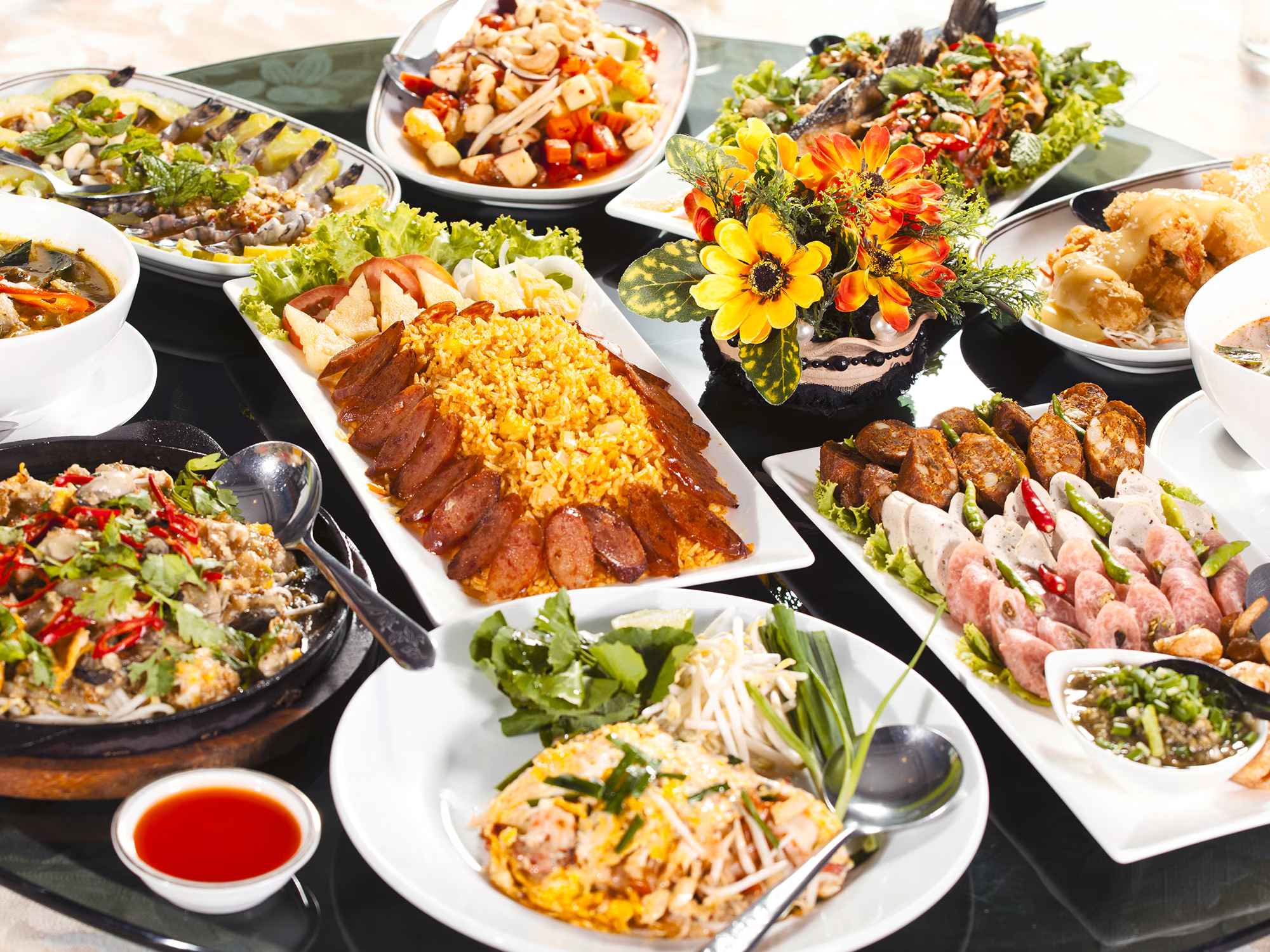 Món ăn ngon và chất lượng là cách để gia chủ thể hiện sự chu đáo và hiếu khách